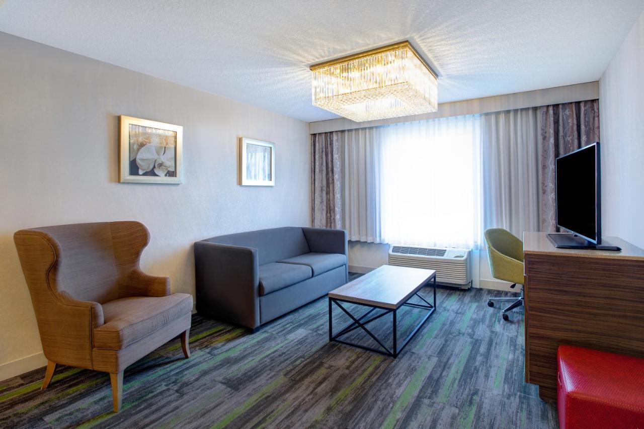 The Landing Hotel & Conference Centre St. Paul Eksteriør bilde